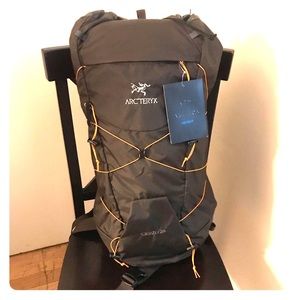 New Arc’teryx Cierzo 28 Ultralight Backpack, brown